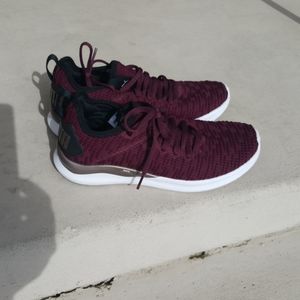 Puma ignite maroon sz 6.5 running shoes